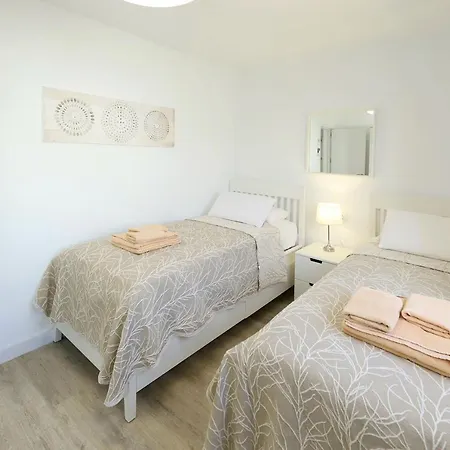 Graceful Puerto Del Carmen 5 Bedrooms Vega Del Carmen Distant Sea Views *