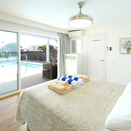 Вілла Graceful 5 Bedrooms Vega Del Carmen *