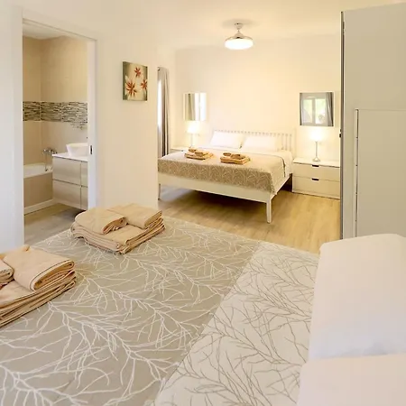 Graceful 5 Bedrooms Vega Del Carmen Вілла *