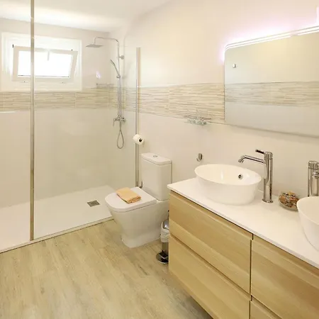 Graceful 5 Bedrooms Vega Del Carmen Вілла