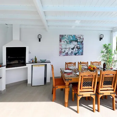 Вілла Graceful 5 Bedrooms Vega Del Carmen