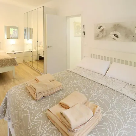 Вілла Graceful 5 Bedrooms Vega Del Carmen *